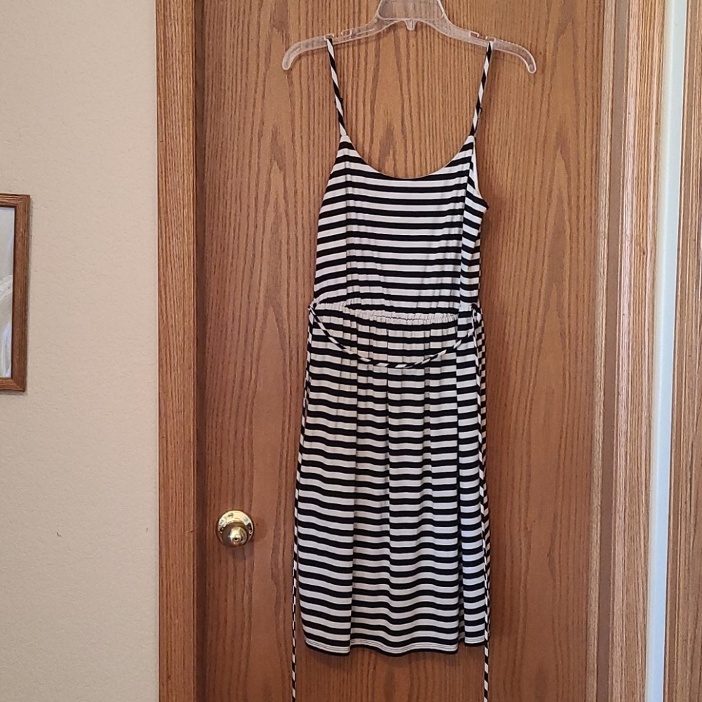 Dress - Picture 4 of 5